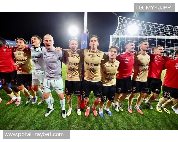 城南足球俱乐部迎战江原球队全力争胜展现实力与激情